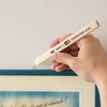Carpenter's Level Pencil with a Built-in Spirit Level. Gadgets SuckUK Quirky Turkey Gifts