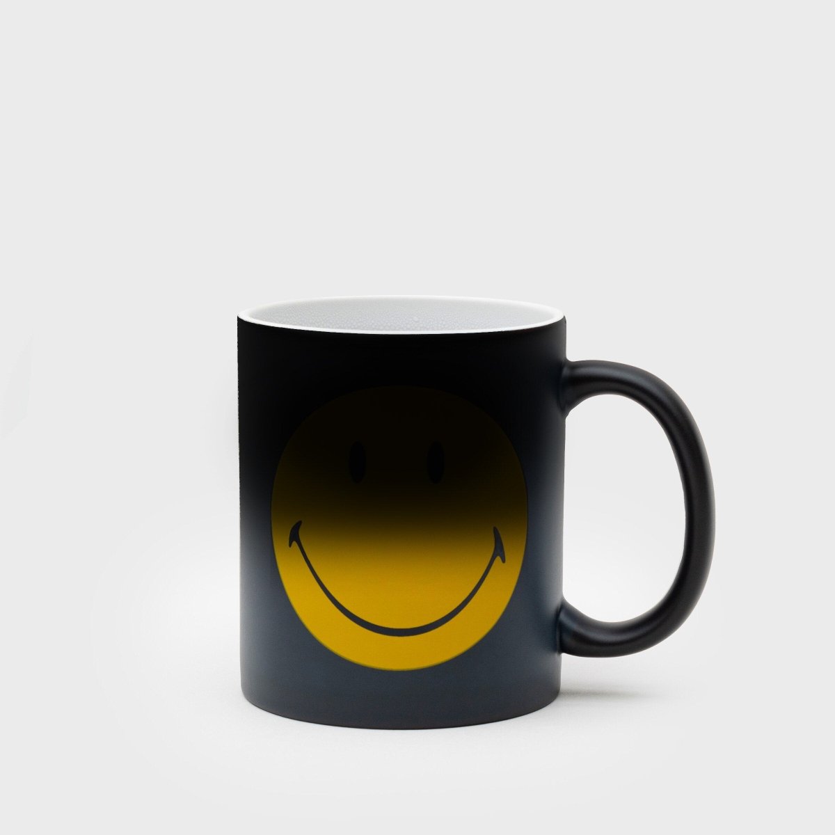 Smiley Face Magic Heat-Sensitive Black and Yellow Mug Gadgets SuckUK Quirky Turkey Gifts