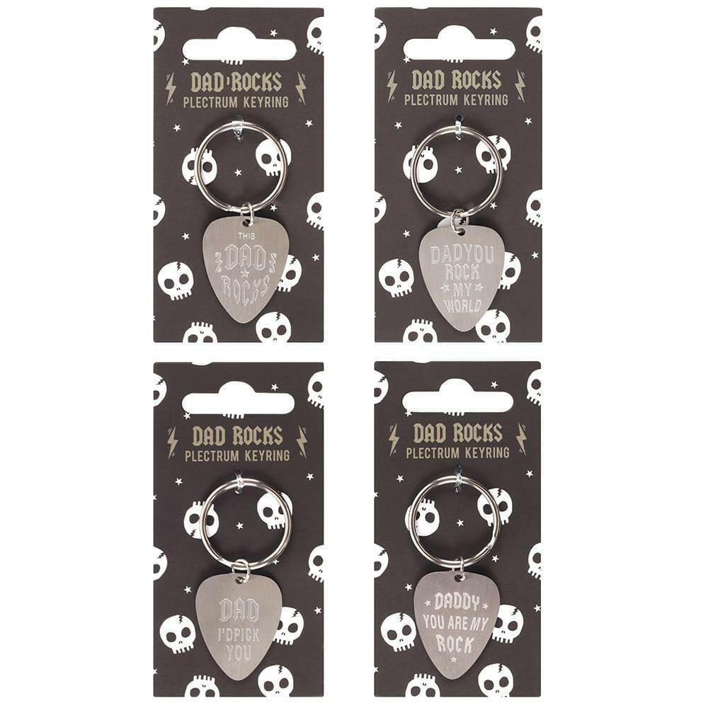 Plectrum-shaped keyring with metal ring and heart charm on gift card